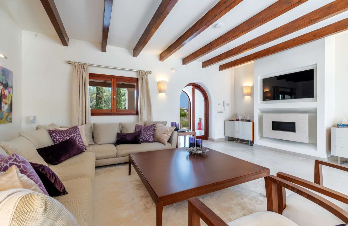 Stunning Finca Alcudia Mallorca with pool and landscaped gardens